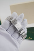 Bild in Galerie-Betrachter laden, Rolex Explorer II 226570 - Detail view 7