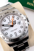 Bild in Galerie-Betrachter laden, Rolex Explorer II 226570 - Detail view 2