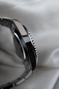 Bild in Galerie-Betrachter laden, Rolex Submariner 124060 - Detailansicht 3