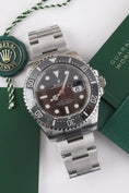 Cargar la imagen en la vista de la galería, Rolex Sea-Dweller 126600 - Detail view 1