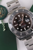 Cargar la imagen en la vista de la galería, Rolex Sea-Dweller 126600 - Detail view 2
