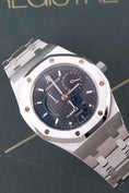 Bild in Galerie-Betrachter laden, Audemars Piguet Royal Oak Dual Time 25730ST - Detail view 4