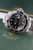 Carica l'immagine nel visualizzatore della galleria, Rolex Submariner Date 16610 - Vista dettagliata 3