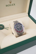 Bild in Galerie-Betrachter laden, Rolex GMT-Master II 126710BLRO - Detailansicht 1