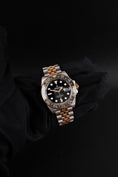 Bild in Galerie-Betrachter laden, Rolex GMT Master II 126713GRNR - Detail view 2