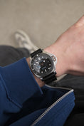 Load image into Gallery viewer, Panerai Submersible PAM00683 - Detailansicht 11