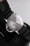 Load image into Gallery viewer, Panerai Submersible PAM00683 - Detailansicht 10