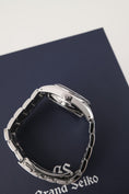 Bild in Galerie-Betrachter laden, Grand Seiko Heritage Collection 25th Anniversary Limited Edition SBGR325G - Detail view 3