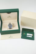 Bild in Galerie-Betrachter laden, Rolex GMT-Master II 126710BLNR - Papiere und oder Lieferumfang