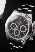 Load image into Gallery viewer, Rolex Daytona 16520 - Detail view 3