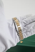 Bild in Galerie-Betrachter laden, Rolex GMT Master II 126713GRNR - Detailansicht 7
