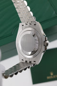 Bild in Galerie-Betrachter laden, Rolex GMT-Master II 126710GRNR - Detailansicht 12