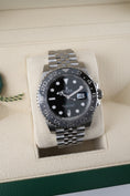 Bild in Galerie-Betrachter laden, Rolex GMT-Master II 126710GRNR - Detailansicht 1