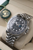 Bild in Galerie-Betrachter laden, Rolex GMT-Master II 126710GRNR - Detailansicht 4