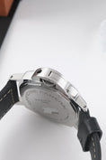 Load image into Gallery viewer, Panerai Luminor PAM00915 - Detailed view 5