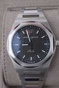 Bild in Galerie-Betrachter laden, Girard Perregaux Laureato 81010-11-634-11A - Detail view 2