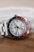 Bild in Galerie-Betrachter laden, Tudor Black Bay GMT Opaline 79830RB - Detailansicht 2