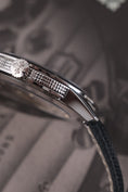 Load image into Gallery viewer, Patek Philippe Calatrava 5226G-001 - Detail view 6