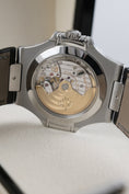 Bild in Galerie-Betrachter laden, Patek Philippe Nautilus Annual Calendar 5726A-001 - Detailansicht 9