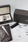 Bild in Galerie-Betrachter laden, Patek Philippe Nautilus Annual Calendar 5726A-001 - Papiere und oder Lieferumfang