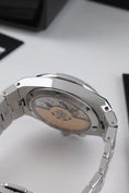 Bild in Galerie-Betrachter laden, Vacheron Constantin Overseas Dual Time 7900V/110A-B333 - Detailansicht 5