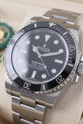 Load image into Gallery viewer, Rolex Submariner No Date 114060 - Detailed view 4