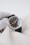 Load image into Gallery viewer, Patek Philippe Aquanaut 5064 - Detail view 9