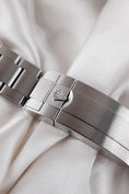Carica l'immagine nel visualizzatore della galleria, Rolex Sea-Dweller 126600 - Detail view 9