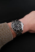 Carica l'immagine nel visualizzatore della galleria, Rolex Sea-Dweller 126600 - Detail view 1