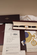 Bild in Galerie-Betrachter laden, Patek Philippe Calatrava 5117R - Papiere und oder Lieferumfang