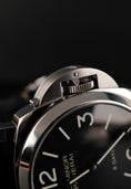 Bild in Galerie-Betrachter laden, Panerai Luminor Base 8 Days 44mm PAM00560 Box + og. Papiere TOP Condition
