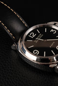 Bild in Galerie-Betrachter laden, Panerai Luminor Base 8 Days 44mm PAM00560 Box + og. Papiere TOP Condition
