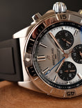 Cargar la imagen en la vista de la galería, Breitling Chronomat B01 PB0134 Box + og. Papiere Ice Blue, Kautschuk, 42mm
