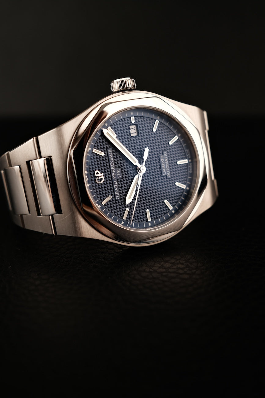 Girard Perregaux Laureato Blue Dial 810001143111A Box + og. Papiere 225th Anniversary Limited Edition