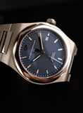 Cargar la imagen en la vista de la galería, Girard Perregaux Laureato Blue Dial 810001143111A Box + og. Papiere 225th Anniversary Limited Edition
