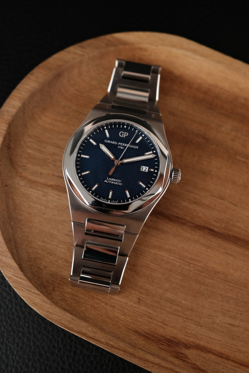 Girard Perregaux Laureato Blue Dial 810001143111A Box + og. Papiere 225th Anniversary Limited Edition