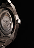 Cargar la imagen en la vista de la galería, Girard Perregaux Laureato Blue Dial 810001143111A Box + og. Papiere 225th Anniversary Limited Edition
