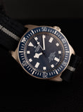 Bild in Galerie-Betrachter laden, Tudor Pelagos FXD 25707B/22 Box + og. Papiere NEW partially Stickered
