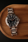 Load image into Gallery viewer, Oris AQUIS 0173377304125 Box + og. Papiere Source of Life Limited Edition
