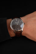 Load image into Gallery viewer, H.Moser & Cie Endeavour Monard Centre Seconds 343505015 Box + og. Papiere Platinum
