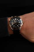 Bild in Galerie-Betrachter laden, Omega Seamaster Diver 300M  21022422001001 Box + og. Papiere S/G
