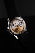 Charger l'image dans la visionneuse de la galerie, Patek Philippe Aquanaut 5066  2024 Extract
