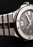 Bild in Galerie-Betrachter laden, Chopard Alpine Eagle 298600-3002 Box + og. Papiere Grey Dial
