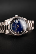 Bild in Galerie-Betrachter laden, Rolex Day-Date 36 18239 Box Blue Vignette Diamond Dial White Gold
