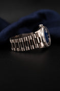 Bild in Galerie-Betrachter laden, Rolex Day-Date 36 18239 Box Blue Vignette Diamond Dial White Gold
