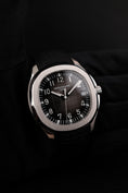 Bild in Galerie-Betrachter laden, Patek Philippe Aquanaut 5167A-001 Box + og. Papiere Unworn, German Delivered
