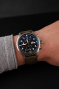 Charger l'image dans la visionneuse de la galerie, IWC Fliegeruhr Spitfire Chronograph IW387901 Box + og. Papiere
