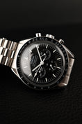 Bild in Galerie-Betrachter laden, Omega Speedmaster Professional Moonwatch 31030425001001 Box + og. Papiere German Delivered, First Buyer's Invoice
