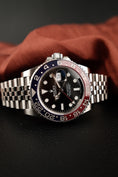 Bild in Galerie-Betrachter laden, Rolex GMT-Master II 126710BLRO Box + og. Papiere "Pepsi", Jubilee Band
