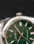 Bild in Galerie-Betrachter laden, Rolex Oyster Perpetual 41 124300 Box + og. Papiere Green Dial
